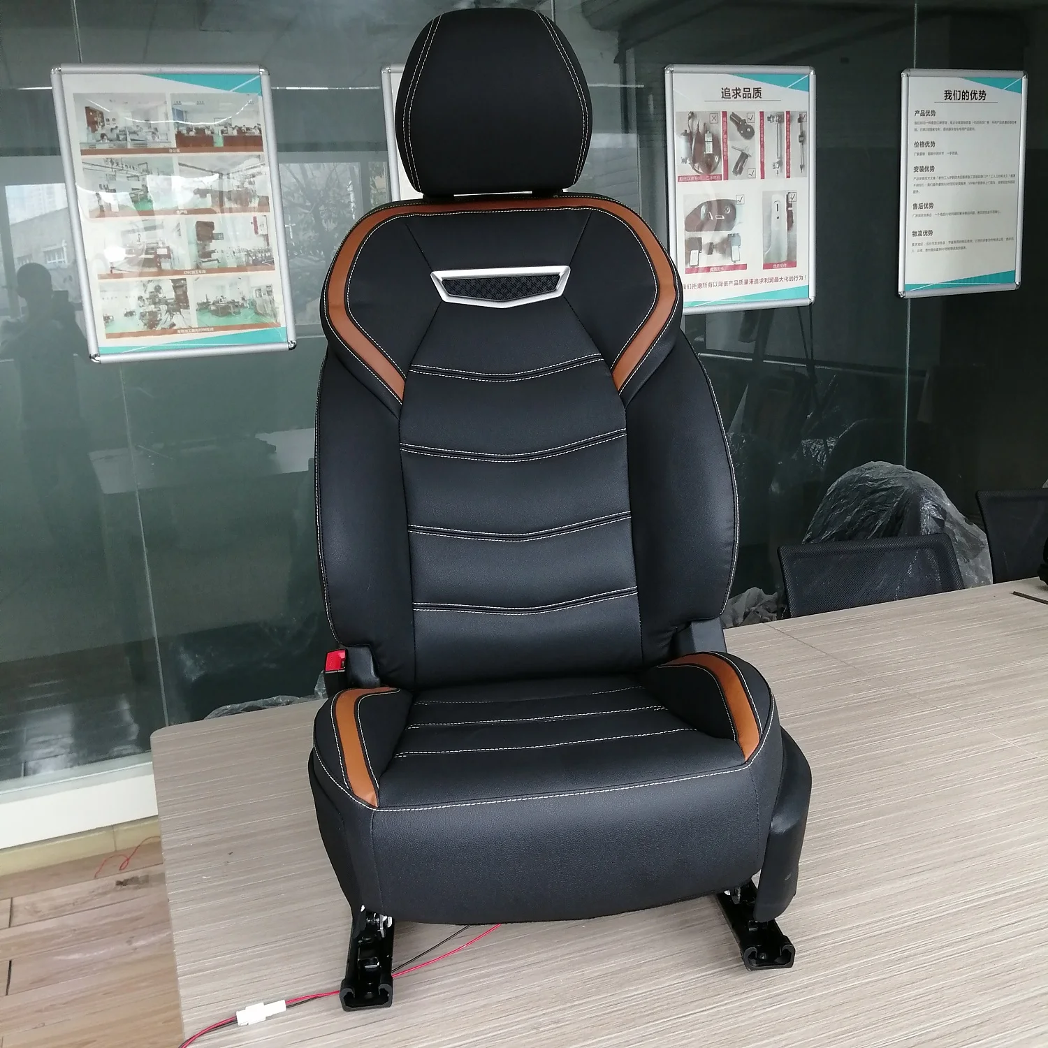 ドライバーまたは助手席チェア用の電動モーター調整可能パワーシート 