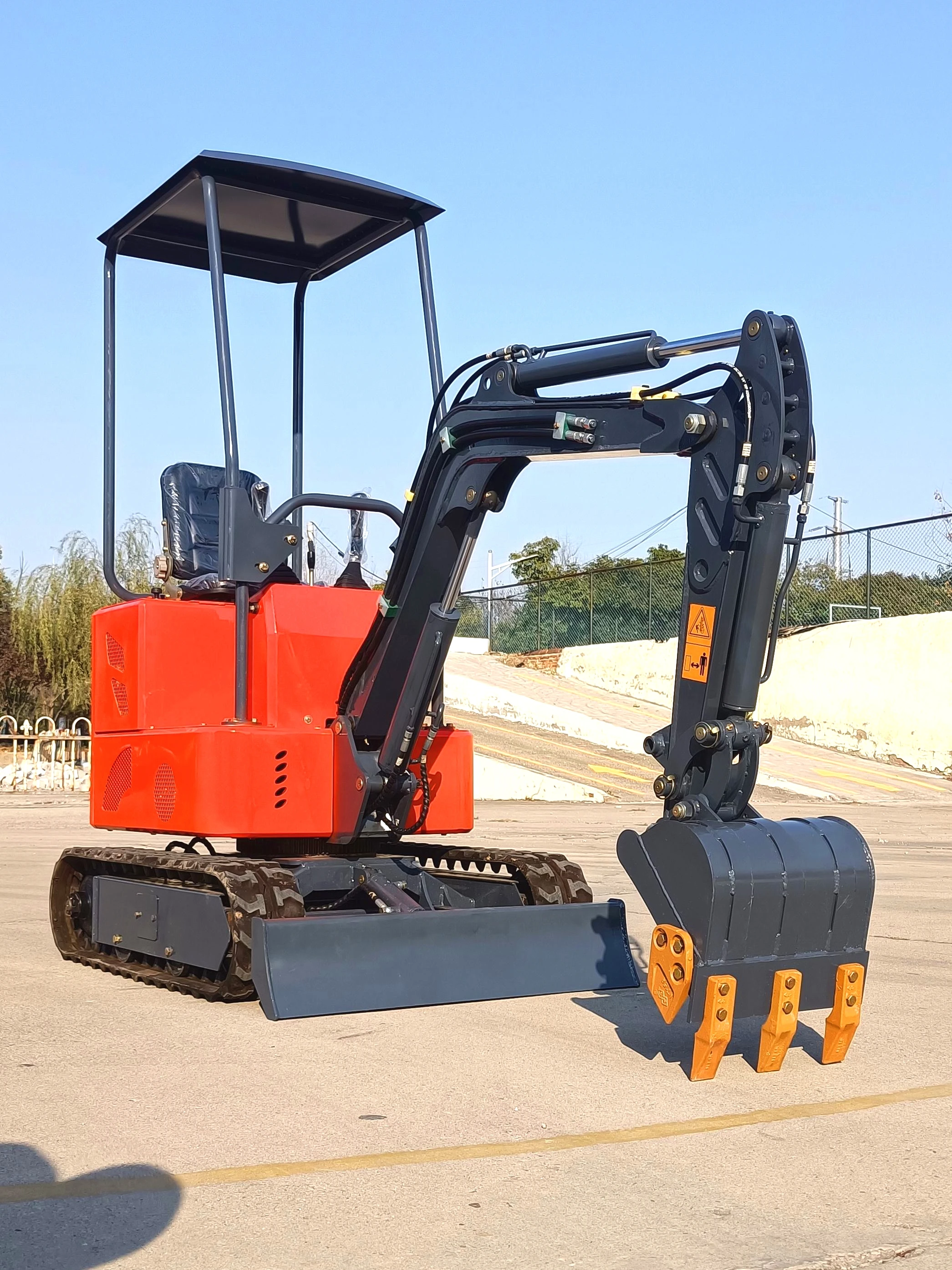 2023 новый дизайн гусеничный экскаватор 1 тонный маленький