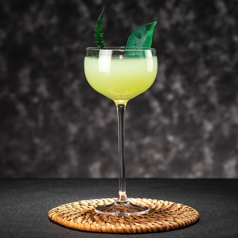 Ultra-Thin Luxury 150ML High Quality Leadfree Crystal for Coupes Twisted Stem Modern Minimalist Unbreakable Customized