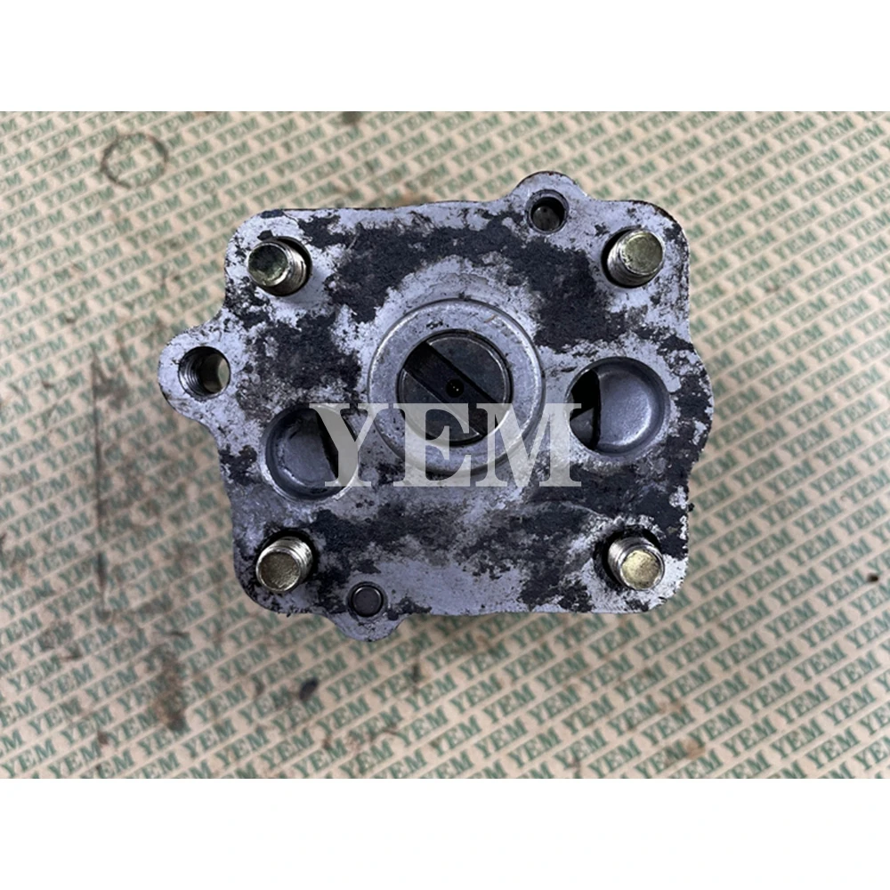 Z600 Oil Pump for Kubota Engine Spare Part Wholesale Engine Parts 4