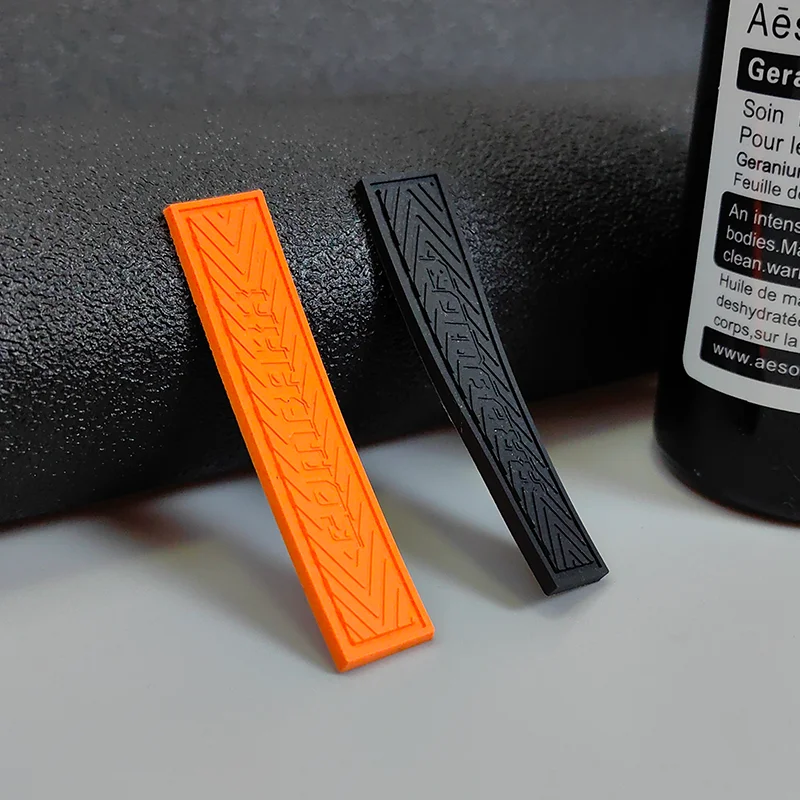 Custom Embossed LOGO Rubber PVC Patch Sew on Jeans Plastic Garment Label 3D Clothing Badges