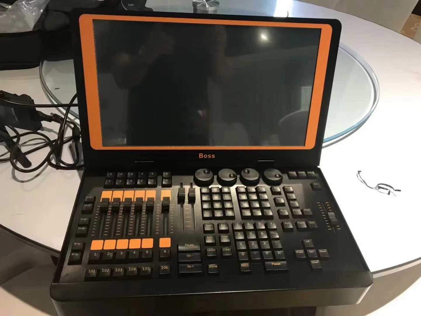 Intelligent Laptop Lighting DMX Controller Built in Battery PC Led Stage DJ Light Console