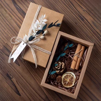 Custom Literary Retro Simple Ins Style Kraft Paper Gift Packaging Box Birthday Valentine's Day Dried Flower Gift Box