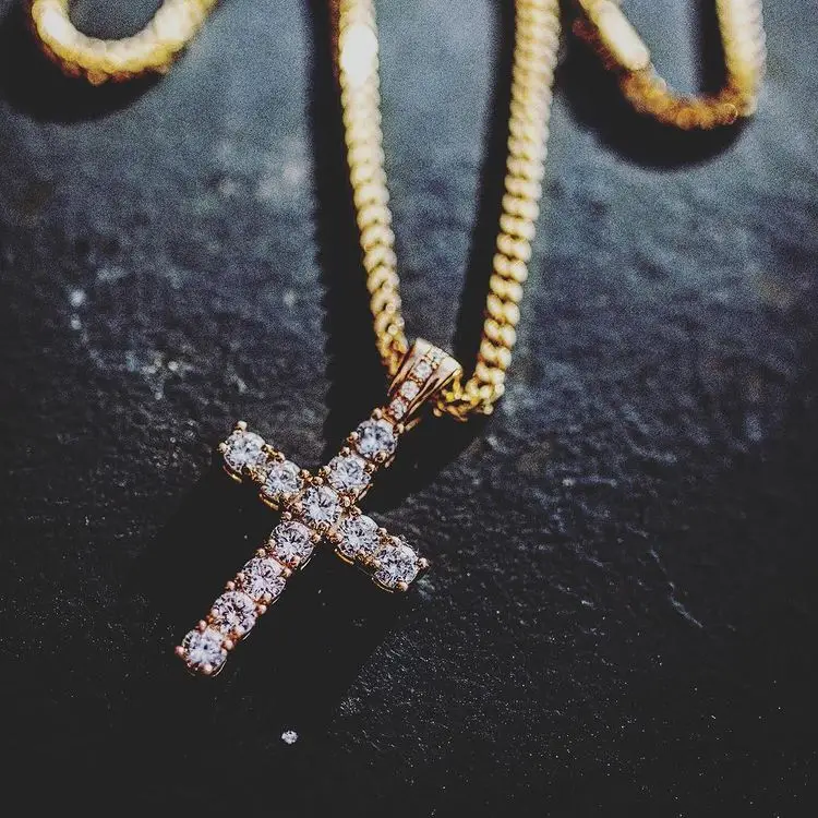 Round Cut Diamond Cross Pendant Iced Out CZ Bling Bling Zircon Diamond Pendants Necklaces 18k Gold Plated Hip Hop Jewelry Men