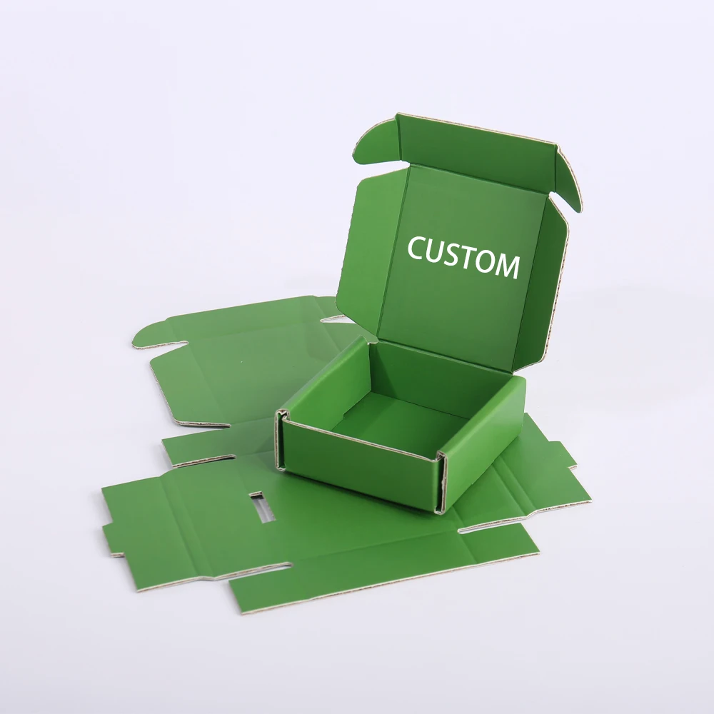 Scatole personalizzate in cartone ondulato: extra-large, colorate, a doppia faccia, in cartoncino bianco