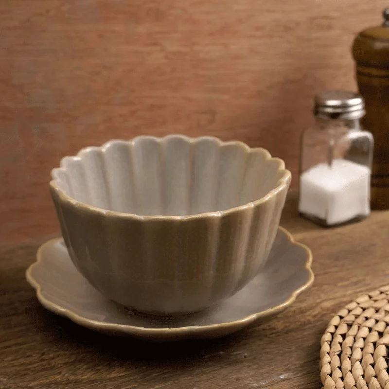 Custom Modern Japanese Ceramic Dinner Set Porcelain Plate Dish Noodles Bowl with Chrysanthemum Logo for Home Parties and Dining details