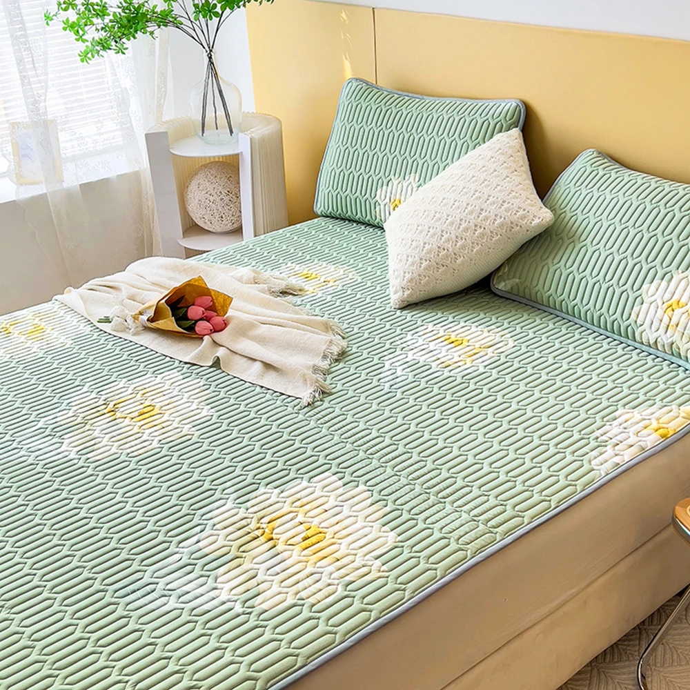 Chinese Cooling Bed Mat Floral Pattern 3-Piece Set with Flat Bed Sheets for Home Hotel Bedroom Use Stitching Technics