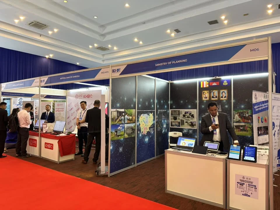 Hebang Modular System Display 8-Way Aluminum Profile Shell Scheme Booth for Exhibition
