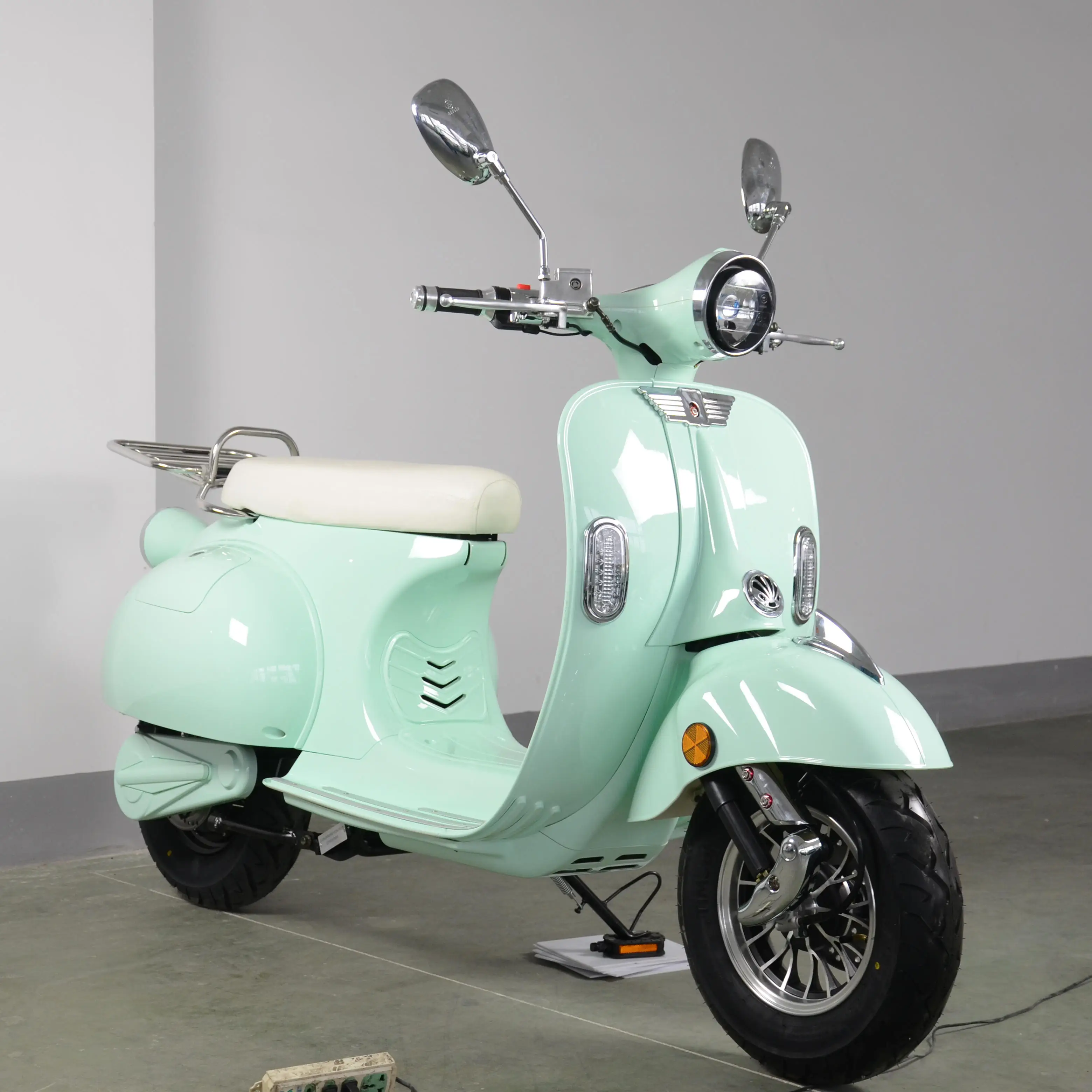 Классический итальянский электрический скутер Citycoco Vespa EEC 2000 Вт