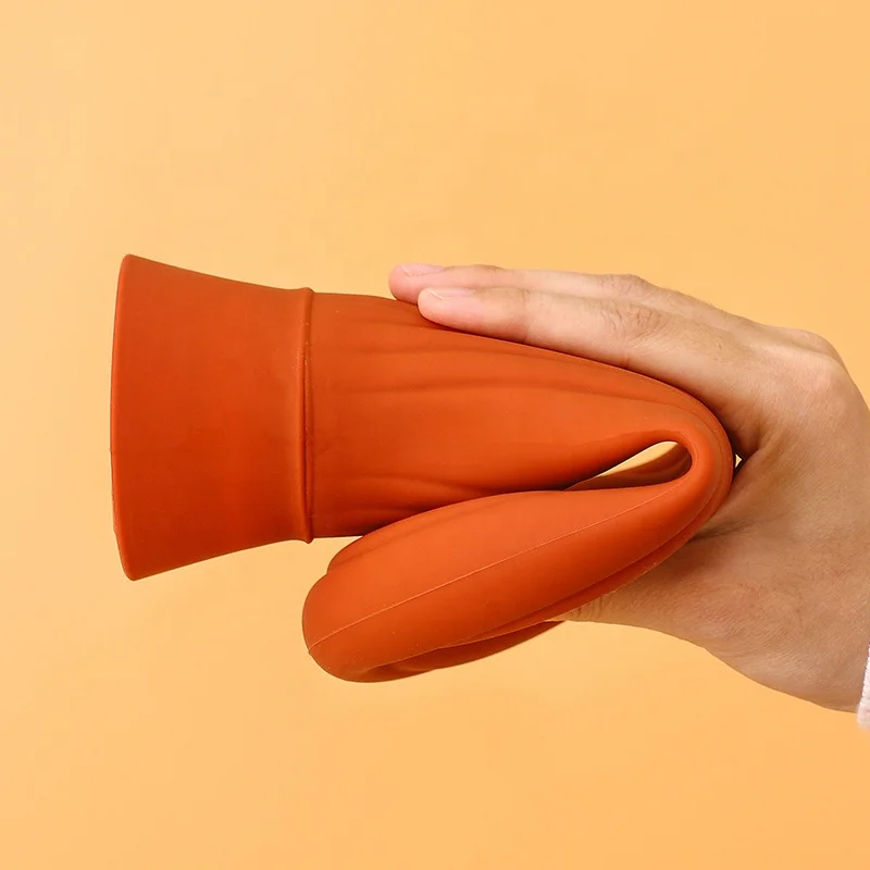 Refine Silicone Reusable Winter Warm Keeper Hot Water Bottle Silicone Rubber Hot Water Bag with Cover