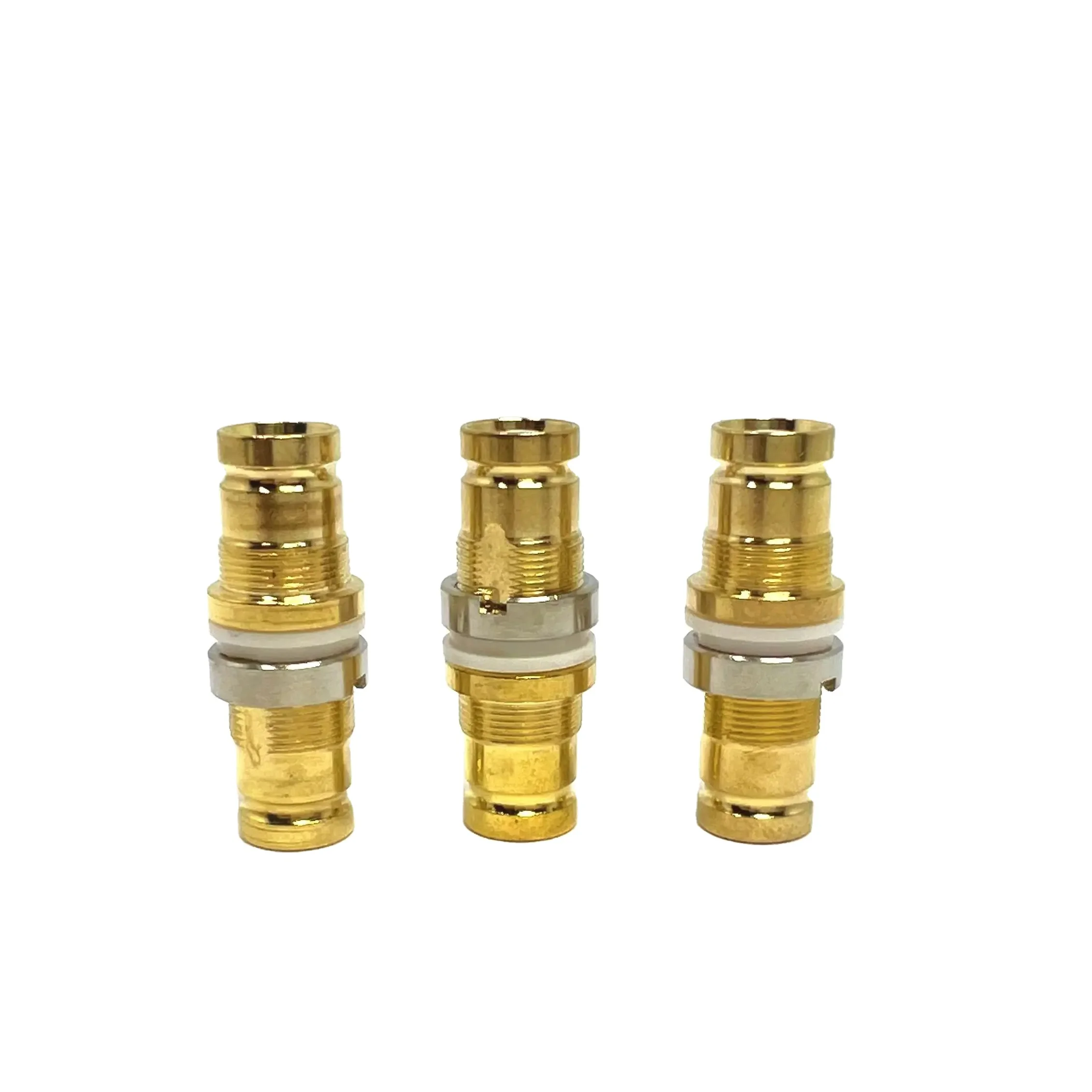 Fourniture par le fabricant : prise murale femelle de type L9, 1,6-5,6, connecteurs coaxiaux RF 1,6/5,6, convertisseur, coupleur, en stock