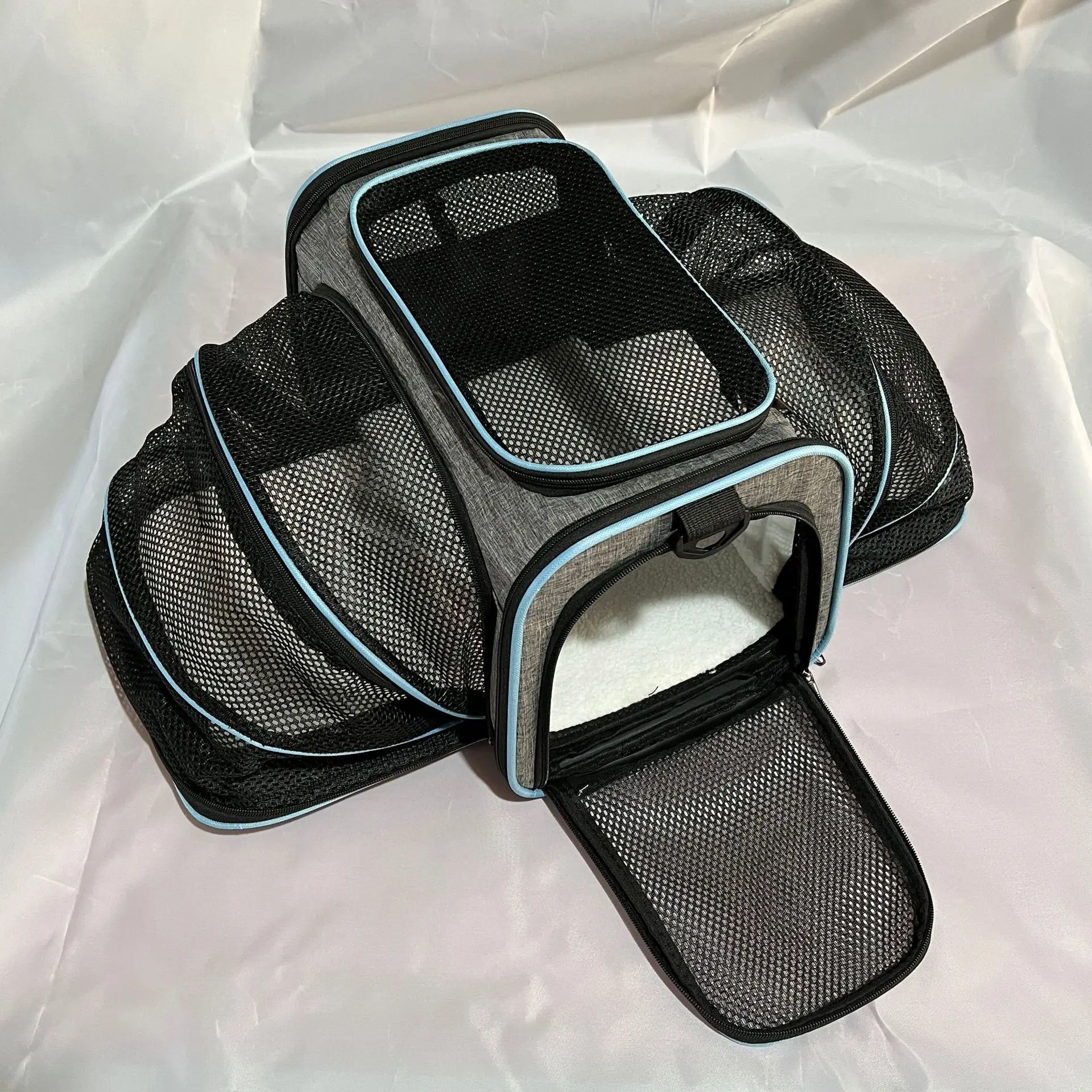 Reflective Airline Approved Breathable Foldable Soft Sided Mesh Outdoor