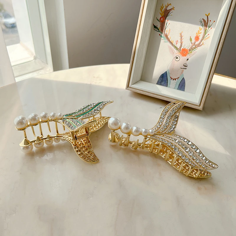 Shop Our Collection of Aesthetic Claw Clips - Different Sizes display picture 3