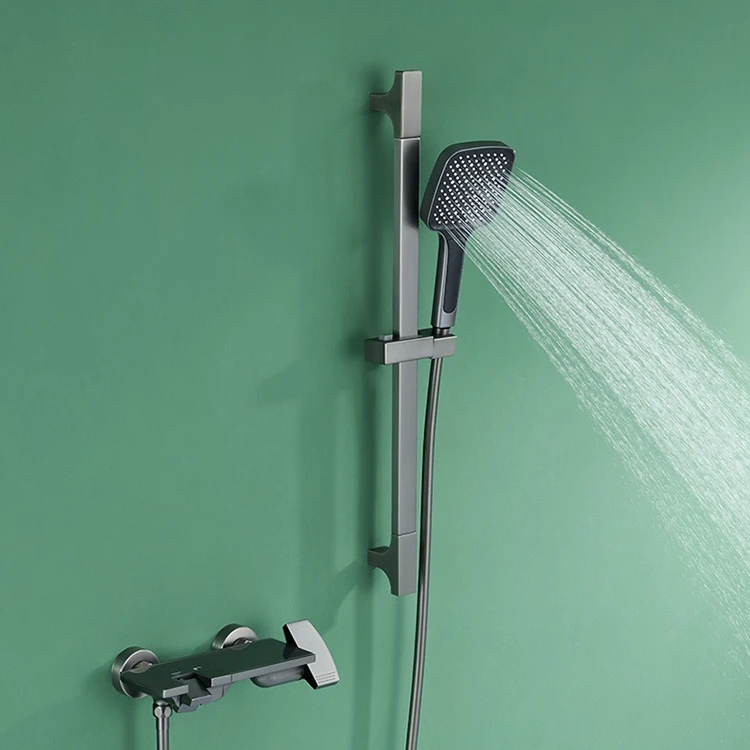 Baño frío y caliente Grifos para bañera y ducha expuestos Juegos de ducha