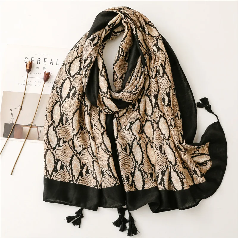 New Arrival Fashionable Snake Print Square Size Viscose Cotton