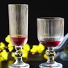 Petit verre à vin transparent à motif vertical