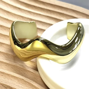 Low MOQ Wholesales Statement Adjustable  Golden Plated Retro Wave Design Cuff Glossy Bangles Jewelry for Women Bracelet