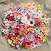 Una flor artificial de 3 a 10 cm [se envían tamaños aleatorios]