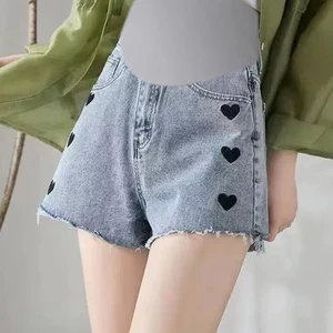 Summer Loose Safety Shorts for Pregnant Women, Outerwear, Casual Denim Shorts with Heart Design for Pregnant Women's Wear.