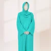 มีสีเขียวขุ่น