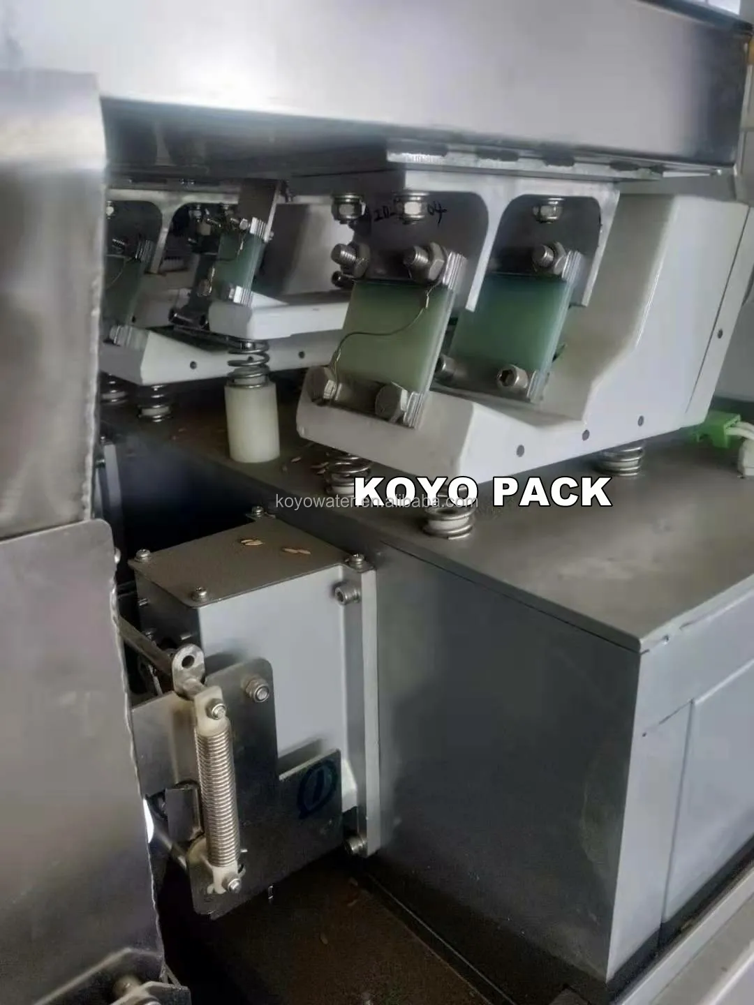 Automatic Vffs Vertical Sand Gravel Bagging Machine Packing Machine 10kg 25kg