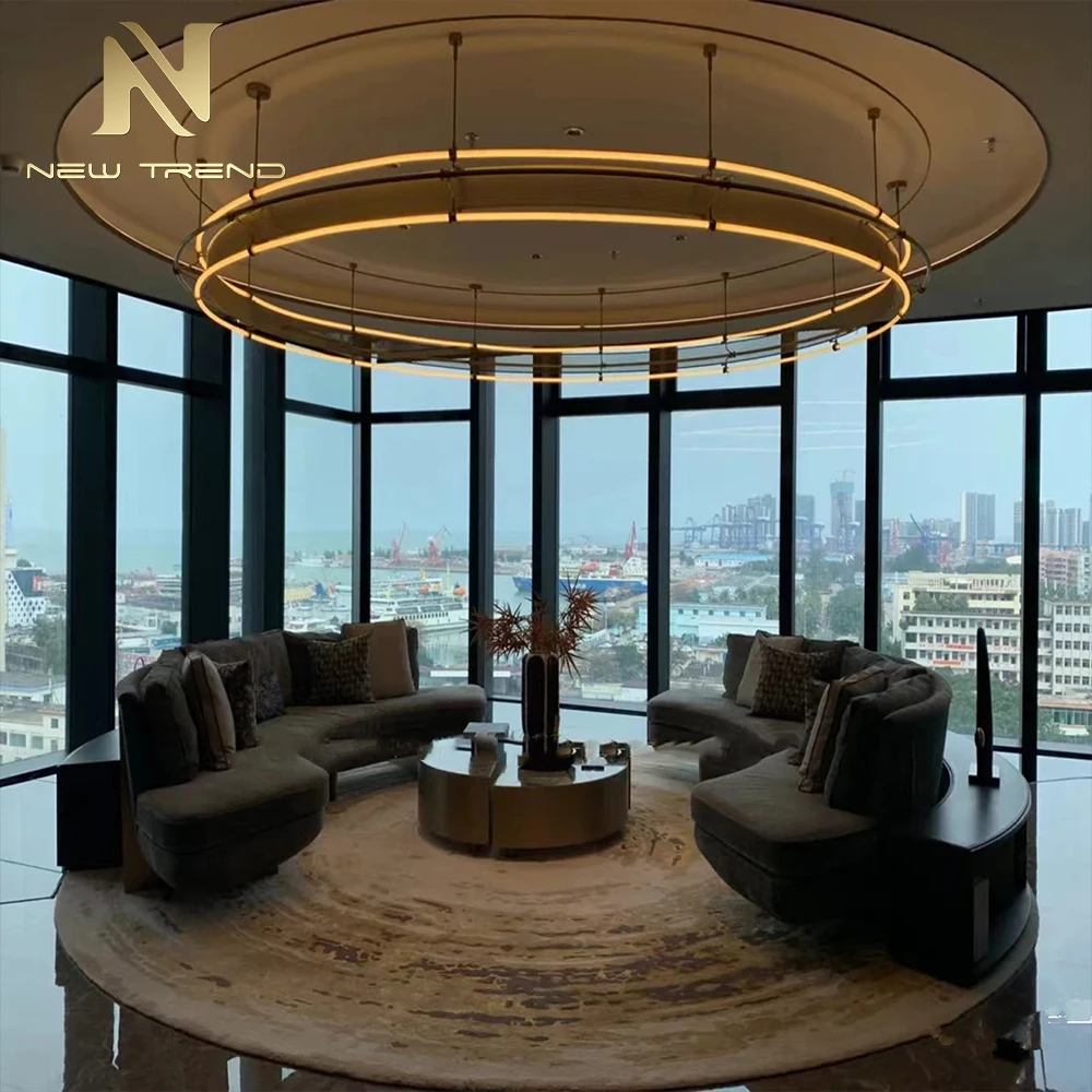 Suspension LED sculpturale moderne en forme d’auréole – Installation artistique sur mesure de grande dimension pour le hall, la salle d’exposition et le restaurant