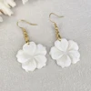 White shell flower