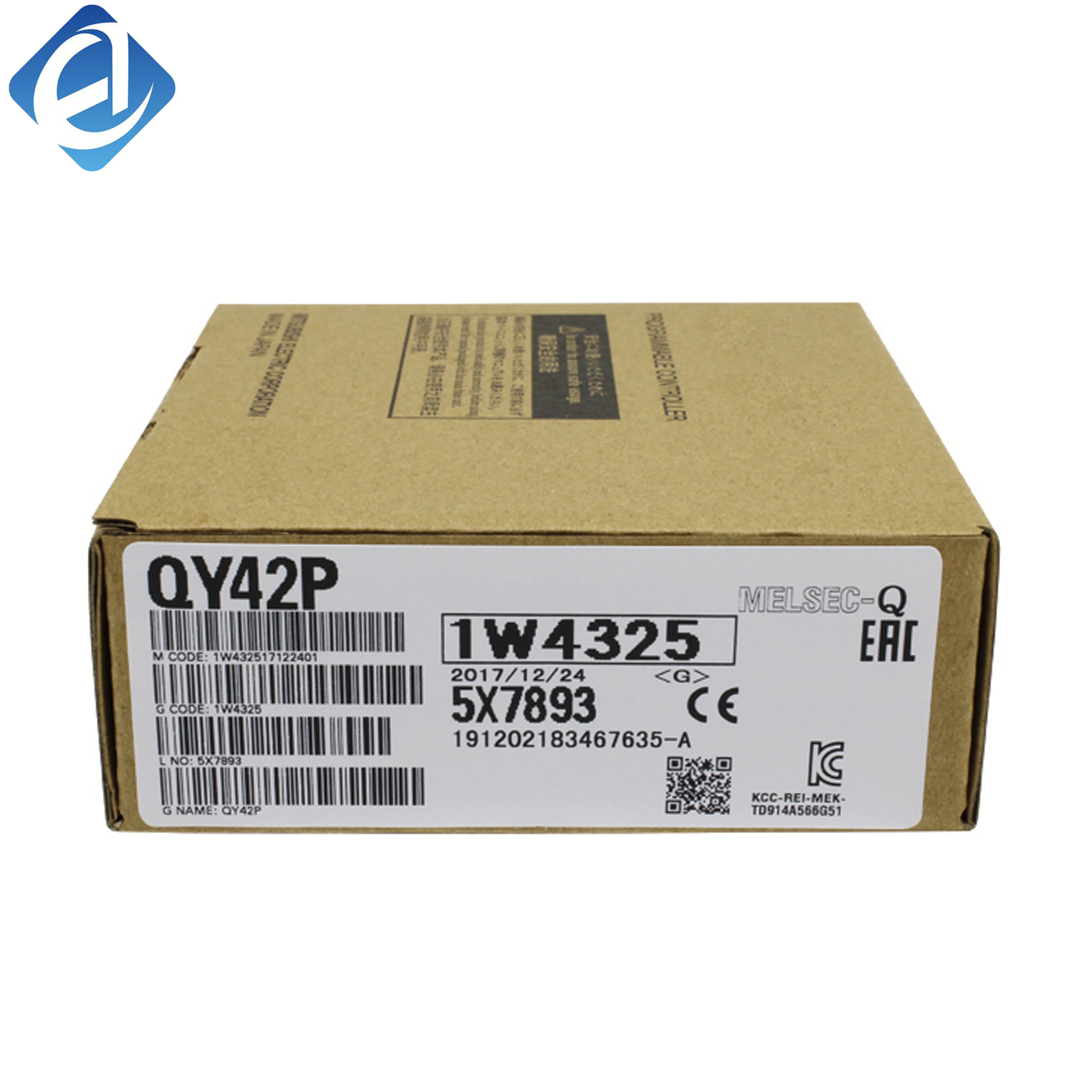 Nuovo modulo digitale di uscita della serie QY42P originale. Invia segnali di comando agli attuatori ed è ampiamente utilizzato per il controllo di apparecchiature nei sistemi di automazione industriale con PLC.