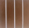 Marrón oscuro y blanco