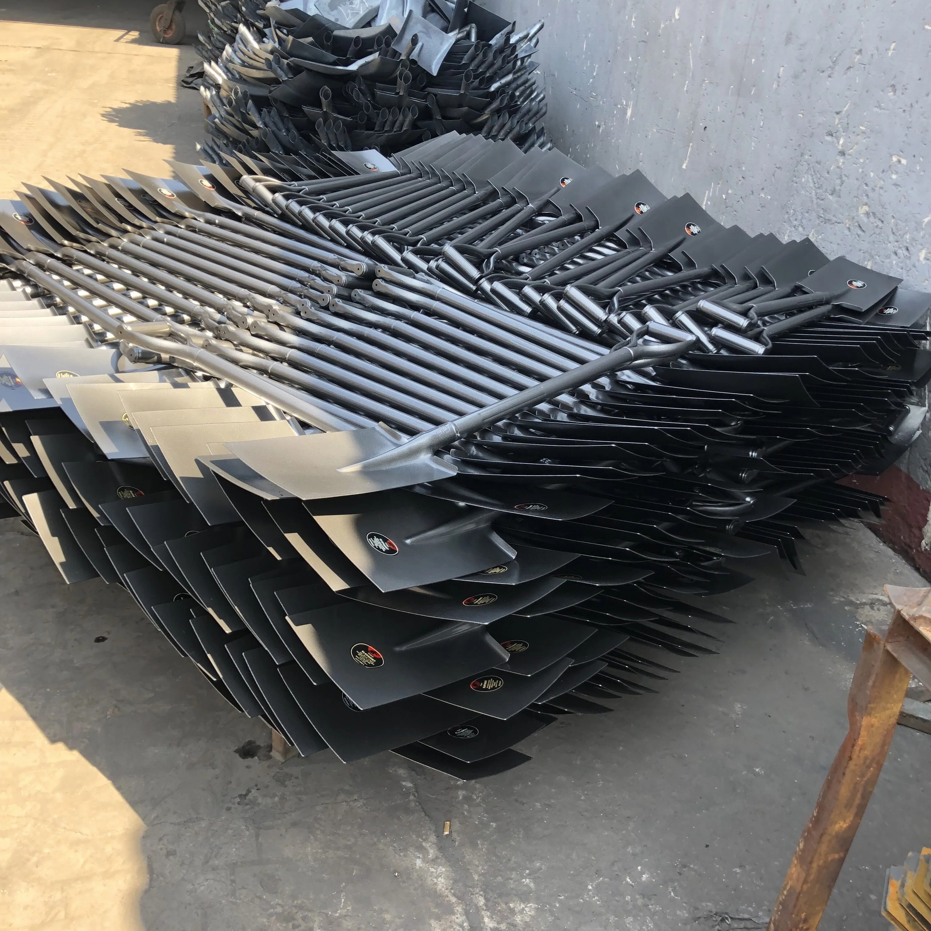 South Africa Nigeria Ghana Market Ice Cream Mix Grey Stone Colour Elephant Brand Japanese Type Steel Spade with Handle