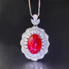 Colgante de luz con estrella de seis puntas de corindón rojo con cadena