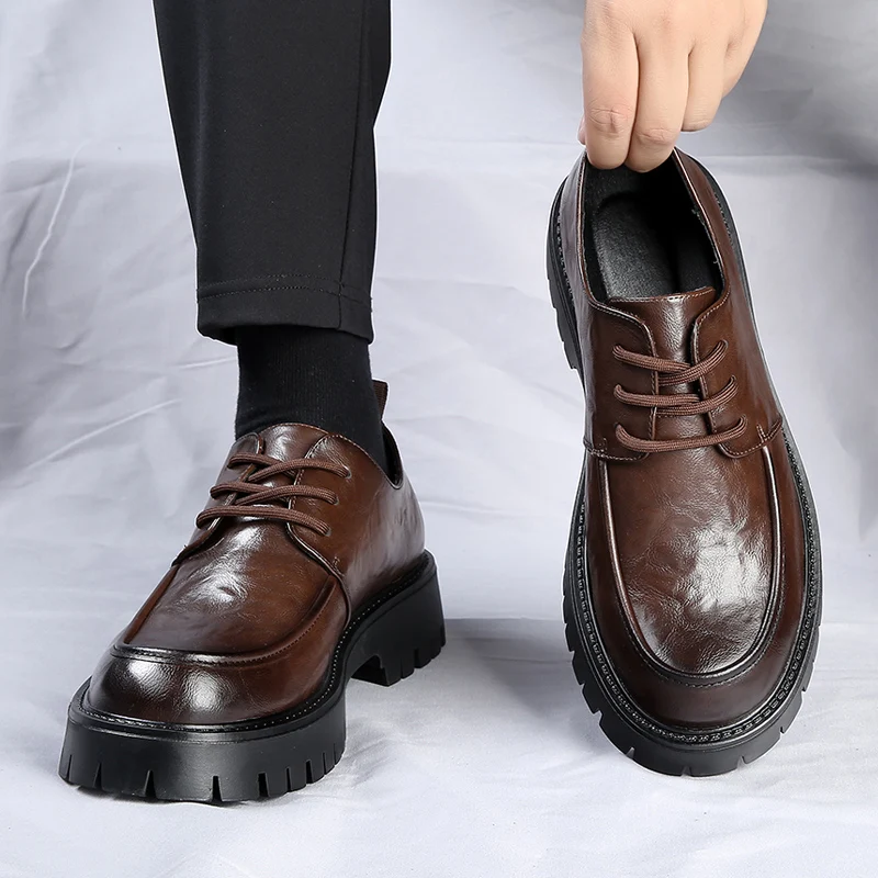 Durable And Stylish: British Style Work Man Dress Shoes