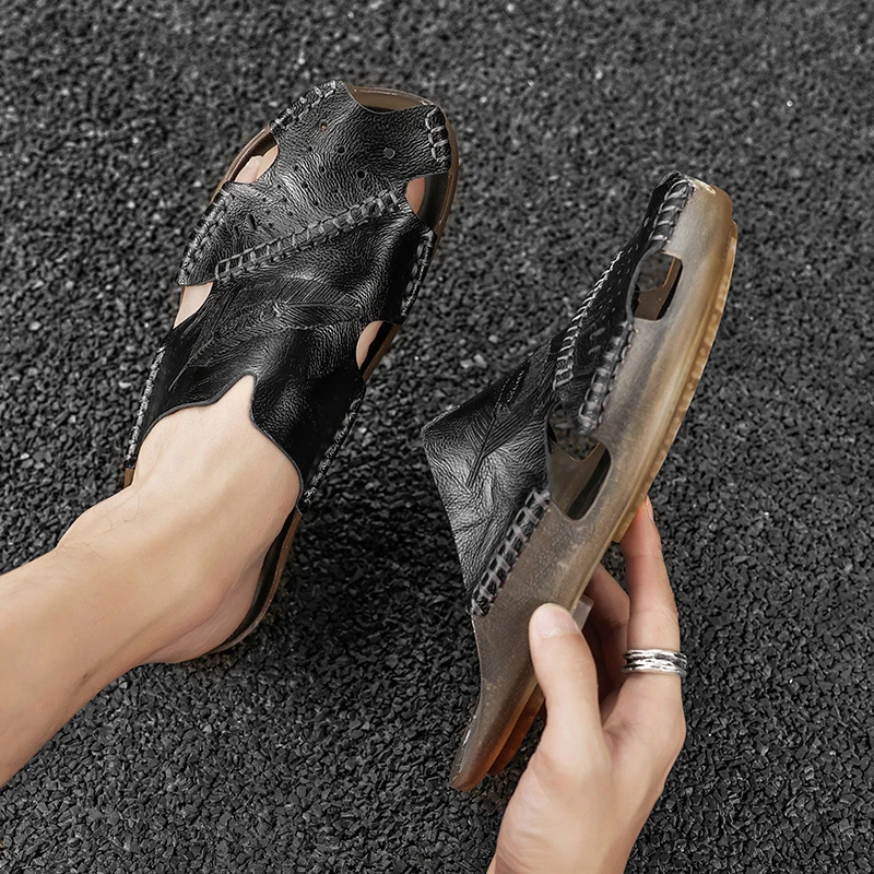 Hot Sale Summer Sandals Men Slippers Genuine Leather Slippers Closed Toe Beach Style Embossed Design Outdoor Men's Slippers 1869