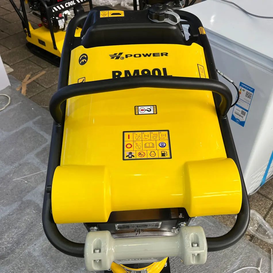 Измельчитель почвы с бензиновым двигателем для эффективного затемнения грунта