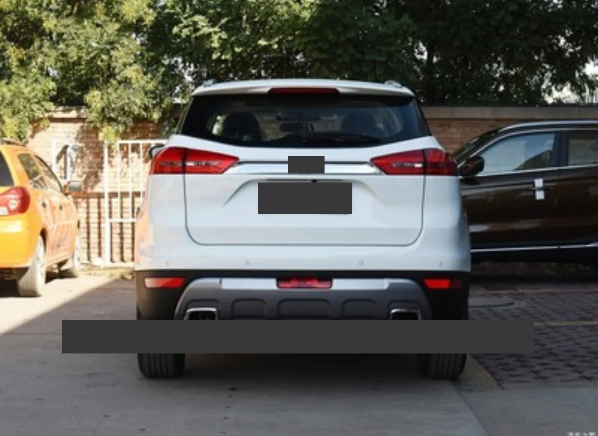 Rear Fog Lamp Assembly For Geely Atlas Suv 16-17 Rear Bumper Light Car ...