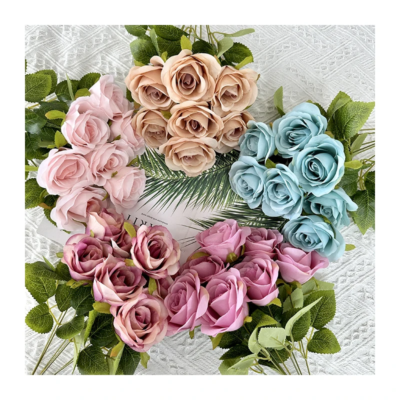 Een levendige en kleurrijke buitenruimte creëren met een kunstbloemenmuur.