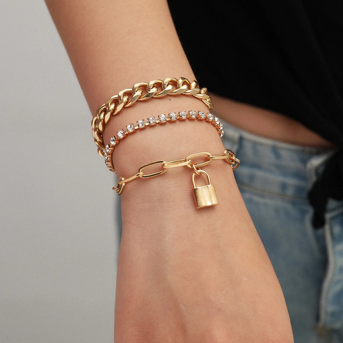 bracelet with chain lock