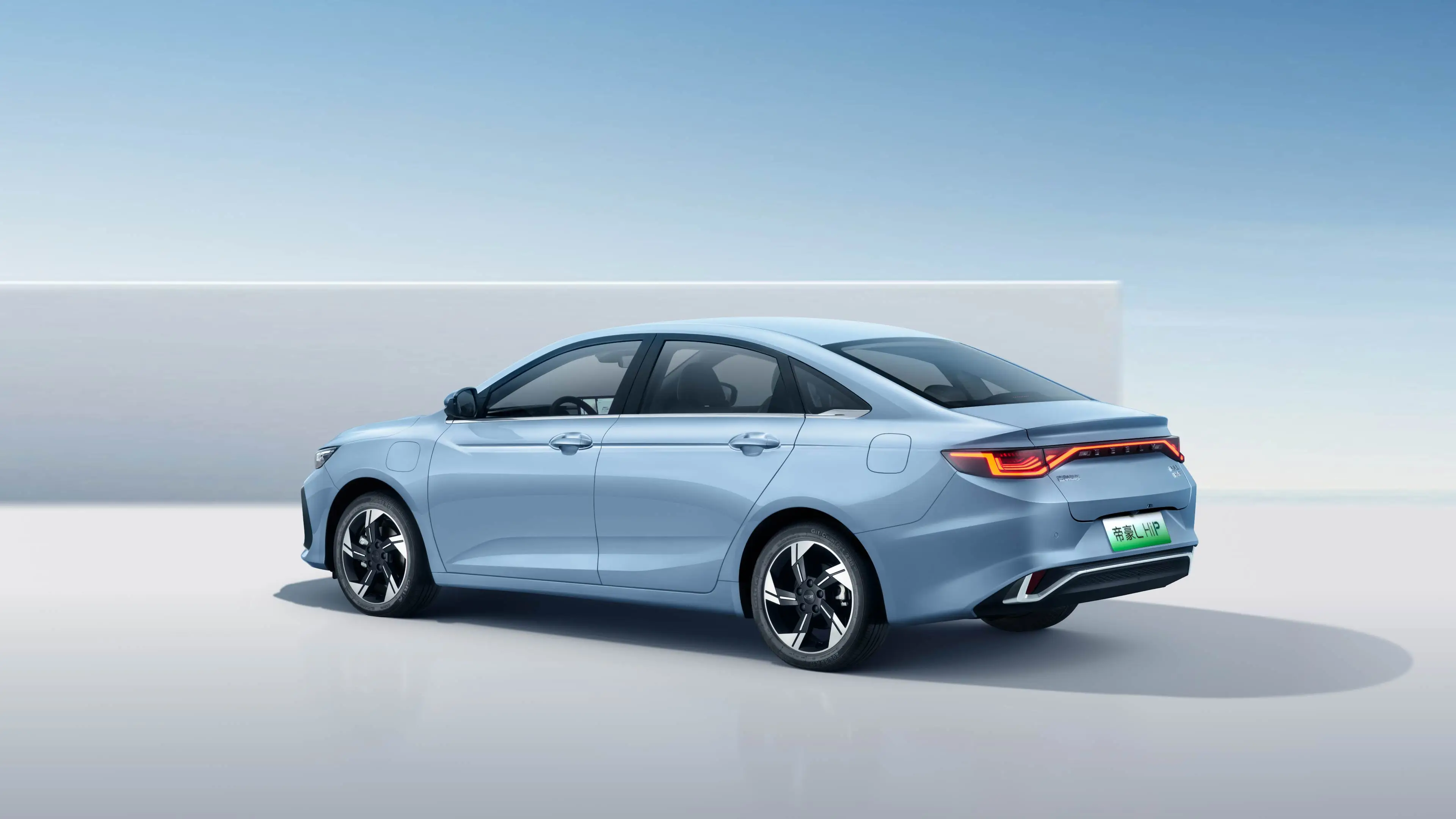 New 2025 Geely Emgrand 2025 Cvt Compact Car 4-Door 5-Seater Sedan 1.5 L 127 Hp L4 Gasoline Vehicle supplier