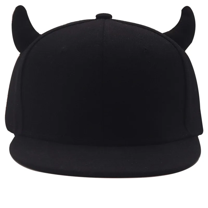 snapback with horns