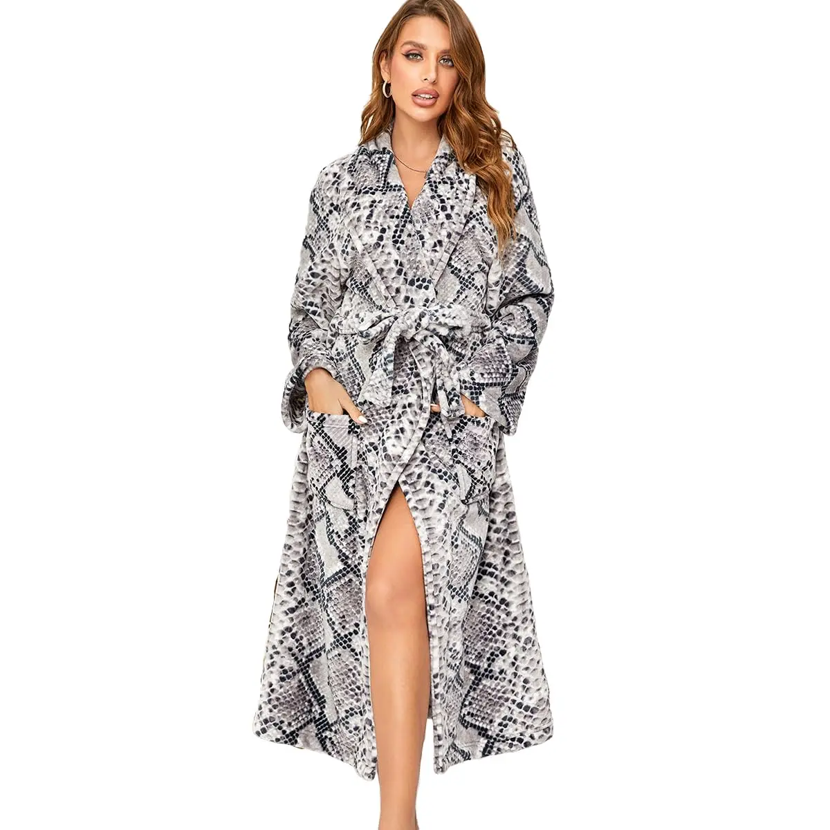 Home textile China Customized High Quality Luxury Flannel Fleece bathrobe Warm Long Bathrobe women