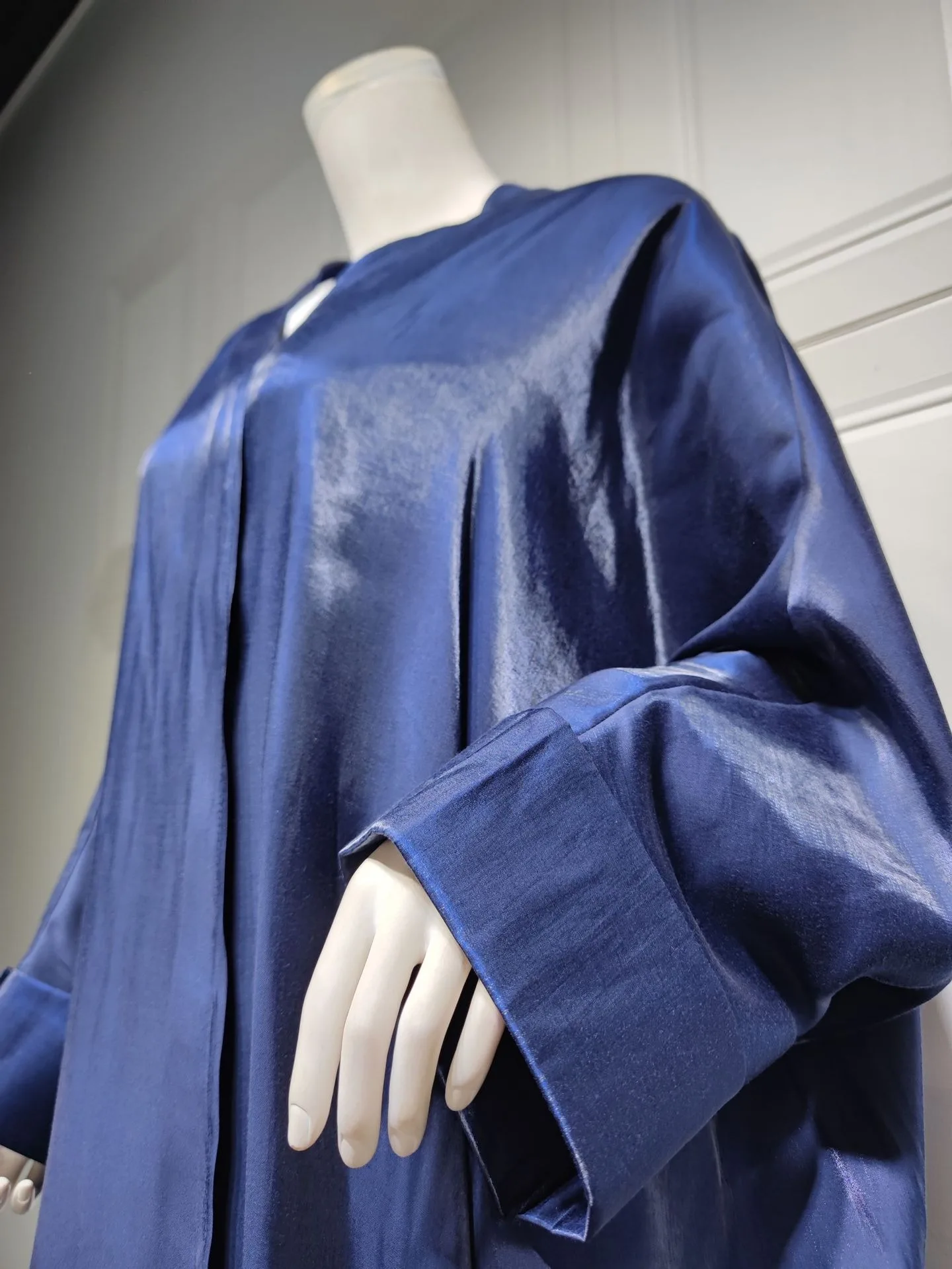 Muslim Fashion Bright Silk Bat Sleeve Robe Plus Size Abaya Muslim Women ...