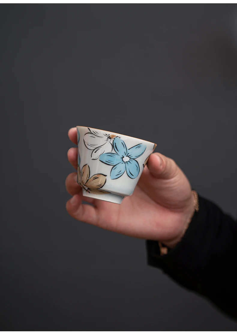 Japanese-Style Ice Grey Porcelain Tea Cup with Retro Chinese Design for Serving Tea and Coffee for Hostess or Drinkware