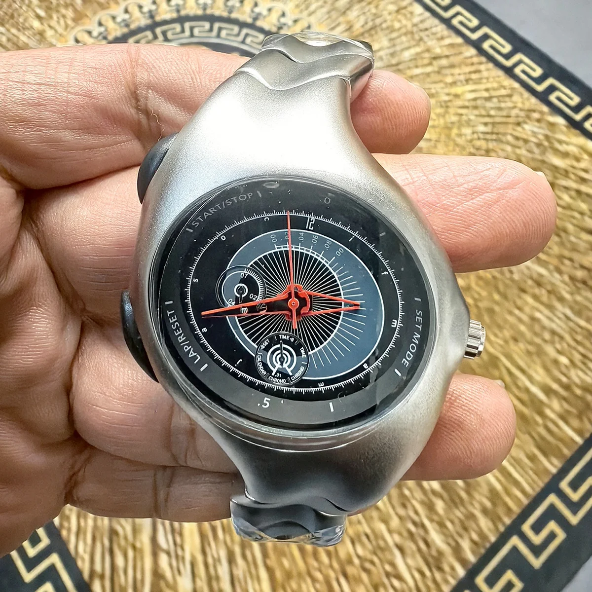 Retro Y2K Crash Melting Twisted Quartz Watch for Men