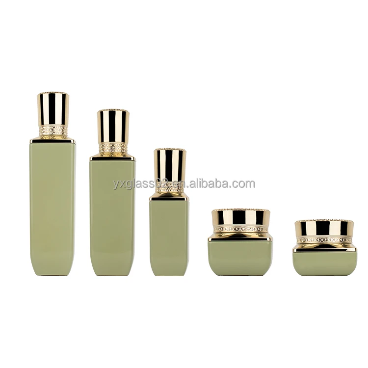 Cosmetic glass bottle set recyclable skincare cosmetic packaging glass container with Luxury pump spray cap factory