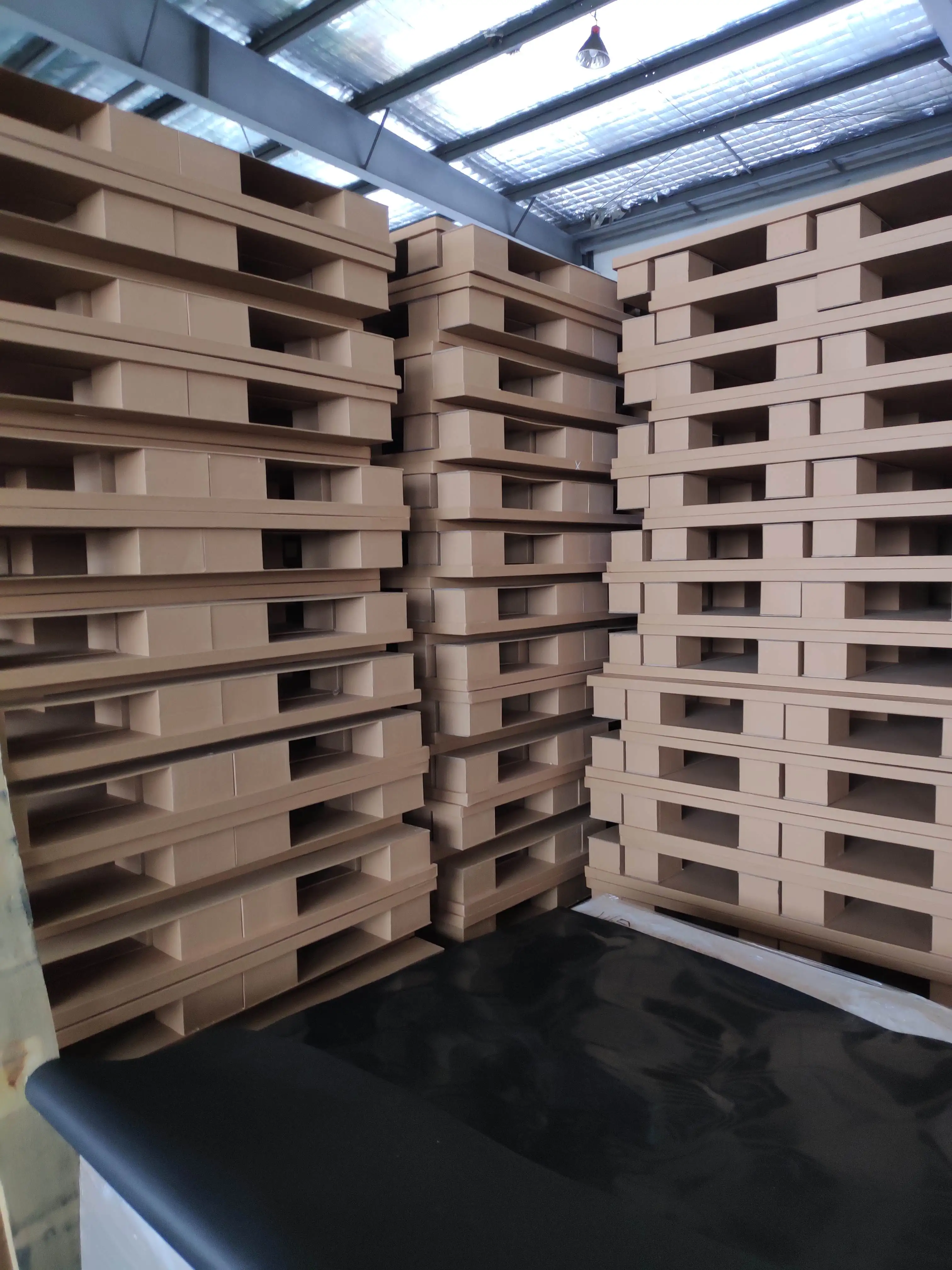 Paper Pallets - Eco-Friendly and Durable Shipping Solutions  Paper Pallet,  Pallet Lightweight, Pallet Size 1100 x 1100 x 130mm from