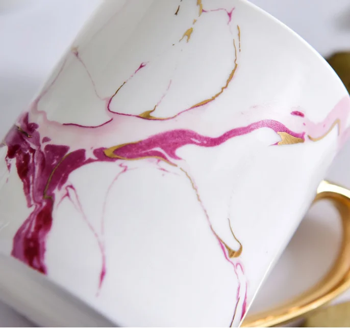 Nordic Design Luxurious Gold-plated Handle Mug Marble Design Ceramic Coffee Mug
