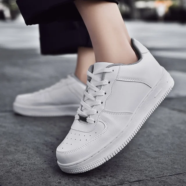 2023 Summer New Men's Casual Skate Shoes Korean Fashion White Shoes for Men & Women Size 45 Plus Slip-on Closure Mesh Lining