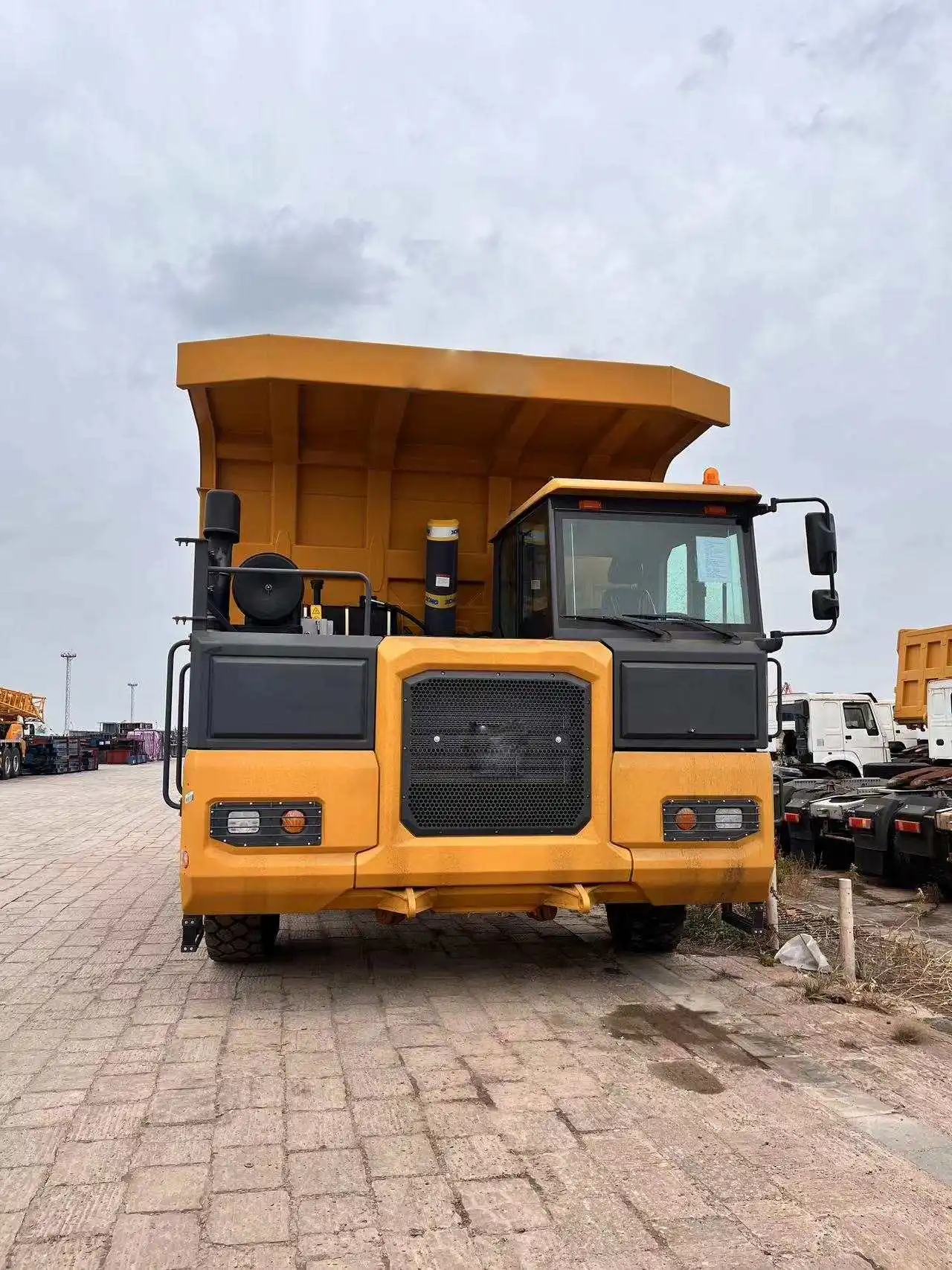 新品未使用】GOOD YEAR 記念品　mining truck 新品未使用】GOOD YEAR 記念品 mining truck - メルカリ
