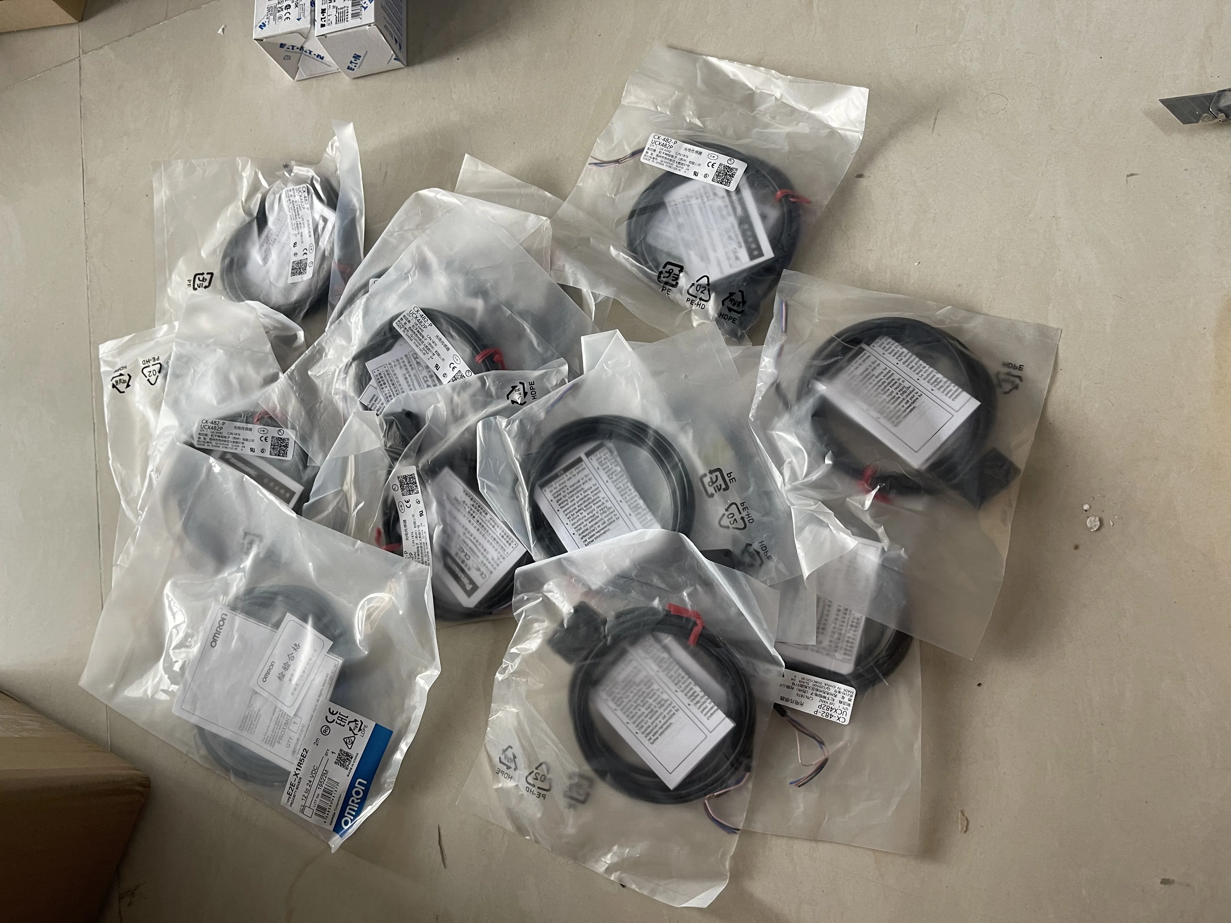 Omron Photoelectric Sensor E2E-X1R5E2