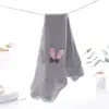 Orecchie di coniglio grigio